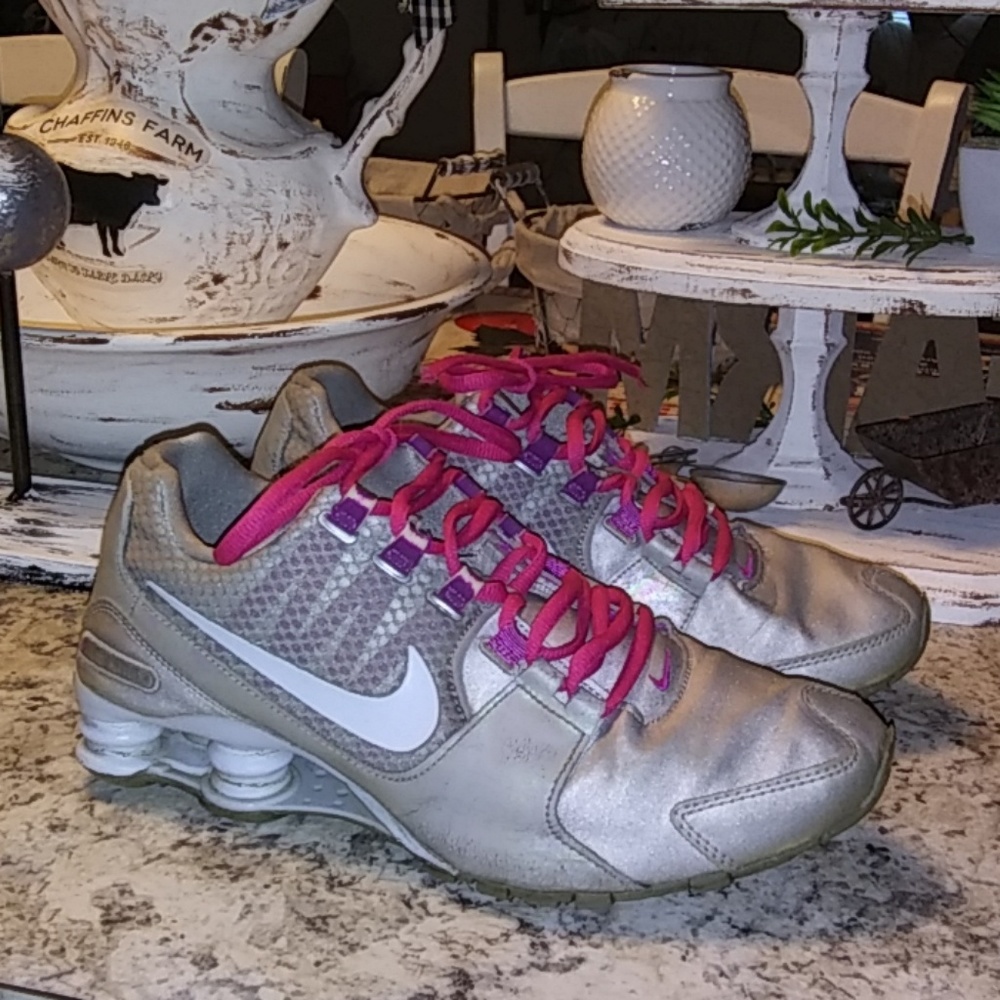 Nike shox shocks size 8 pink purple metallic